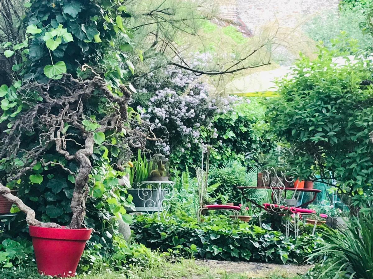 La Maison Des Roses Мулен Екстер'єр фото
